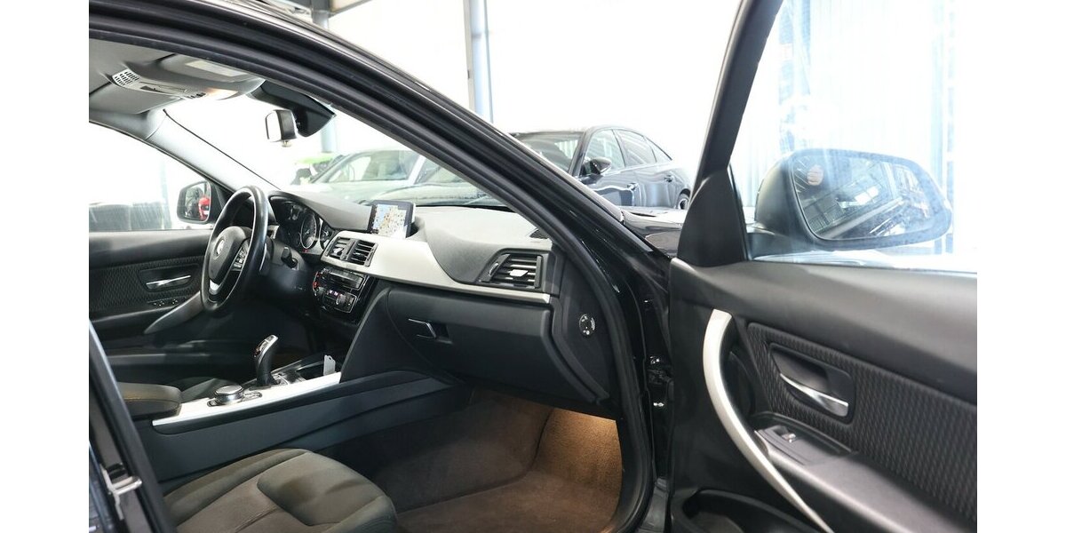 BMW 330d Touring xDrive Advantage / LED, HEAD-UP 227.000 km 11.666 &euro; Hamm 59077