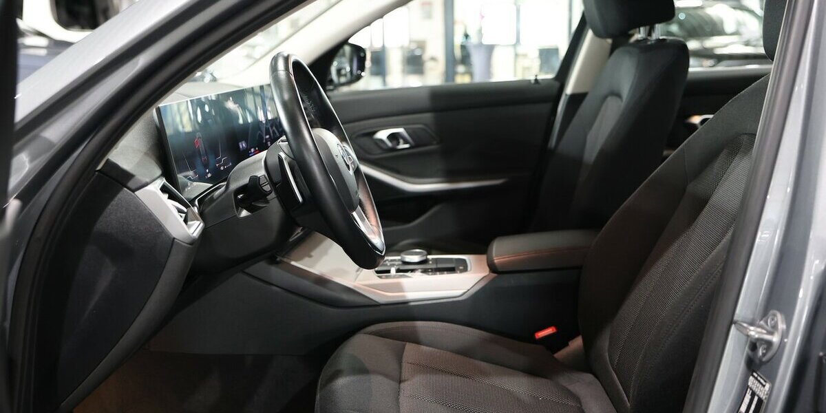 BMW 320d Touring xDrive SPORT SHADOW / GEPFLEGT / 64.000 km 29.775 &euro; Hamm 59077