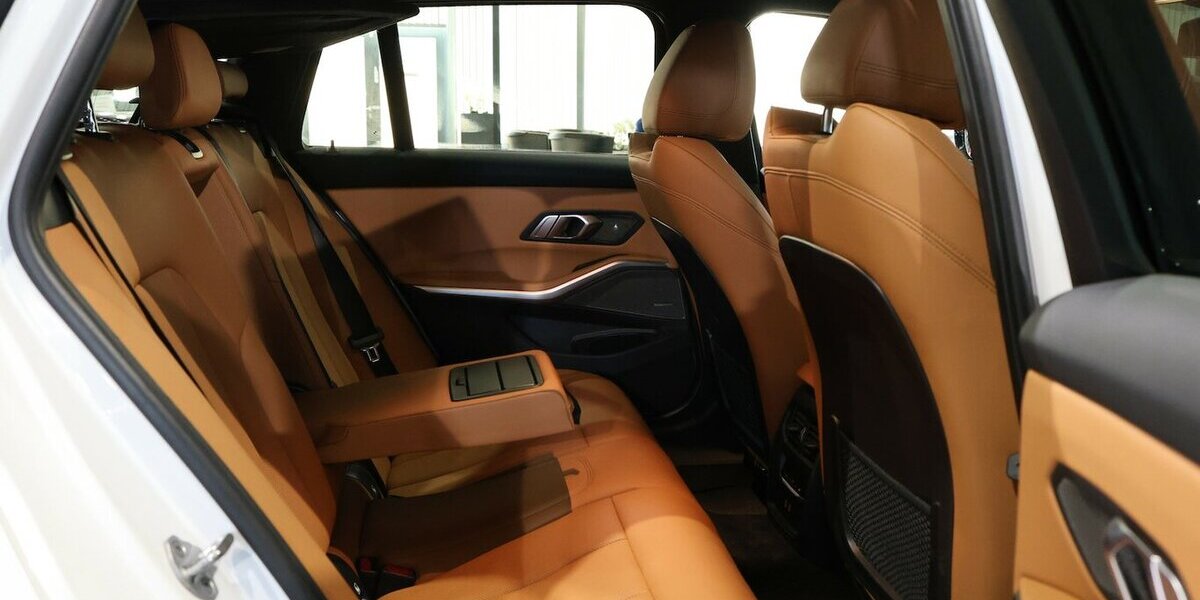 BMW 318d Touring SPORT WHITE & BROWN / CURVED+HUD 114.000 km 25.444 &euro; Hamm 59077