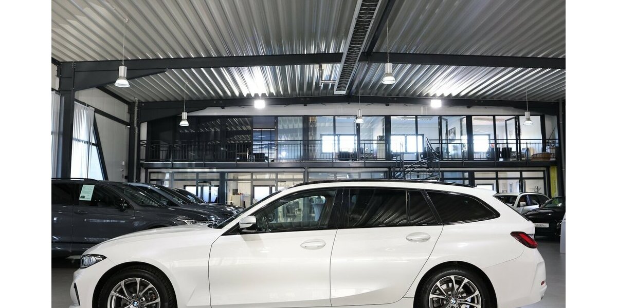 BMW 318d Touring SPORT WHITE & BROWN / CURVED+HUD 114.000 km 25.444 &euro; Hamm 59077