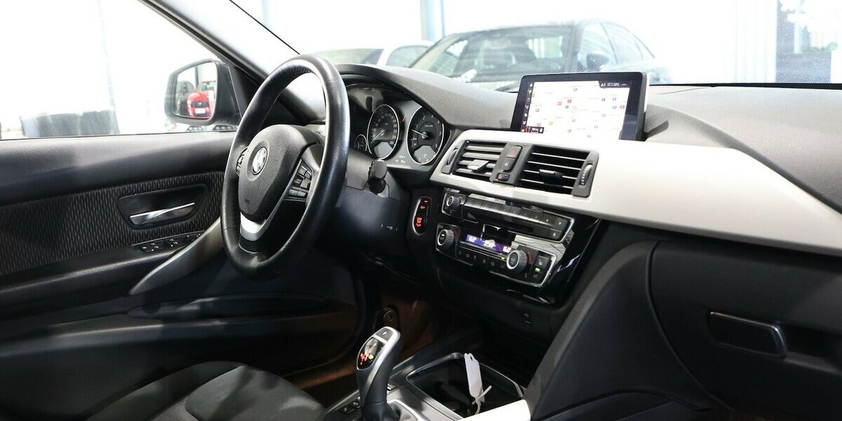BMW 330d Touring xDrive Advantage / LED, HEAD-UP 227.000 km 11.666 &euro; Hamm 59077