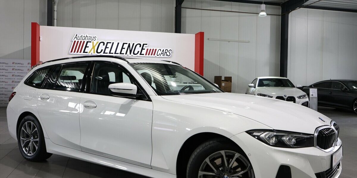BMW 320d Touring SPORT / CURVED+HEAD-UP / PANORAMA 100.000 km 25.111 &euro; Hamm 59077