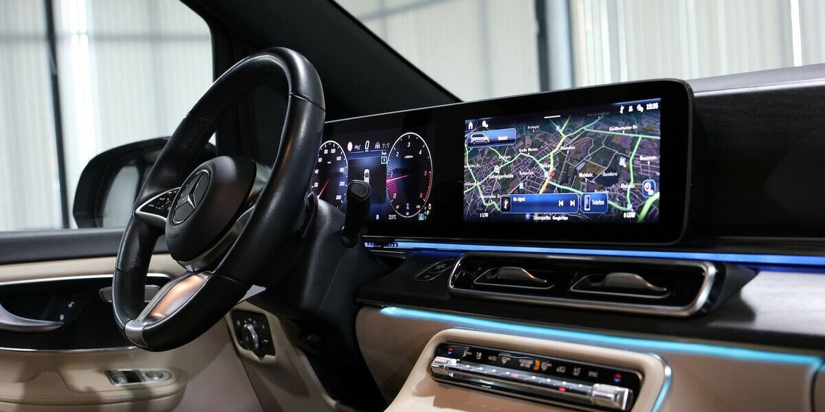 Mercedes-Benz V 300 d LANG AVANTGARDE AMG-LINE NIGHT / LASER 76.000 km 69.991 &euro; Hamm 59077
