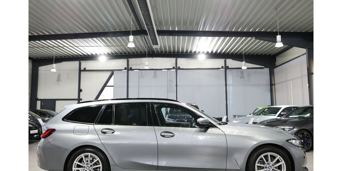 BMW 318d Touring SPORT GREY & RED LEDER,CURVED+HUD 73.000 km 26.222 &euro; Hamm 59077