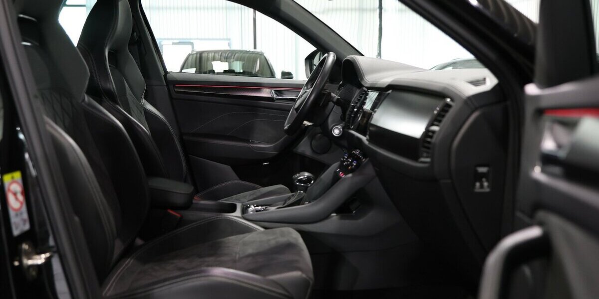 Skoda Kodiaq 2.0 TDI DSG 4x4 SPORTLINE BLACK 7-SITZER 153.000 km 31.777 &euro; Hamm 59077