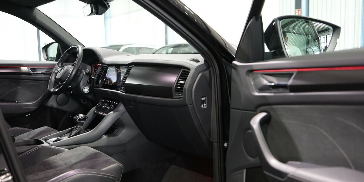 Skoda Kodiaq 2.0 TDI DSG 4x4 SPORTLINE BLACK 7-SITZER 153.000 km 31.777 &euro; Hamm 59077