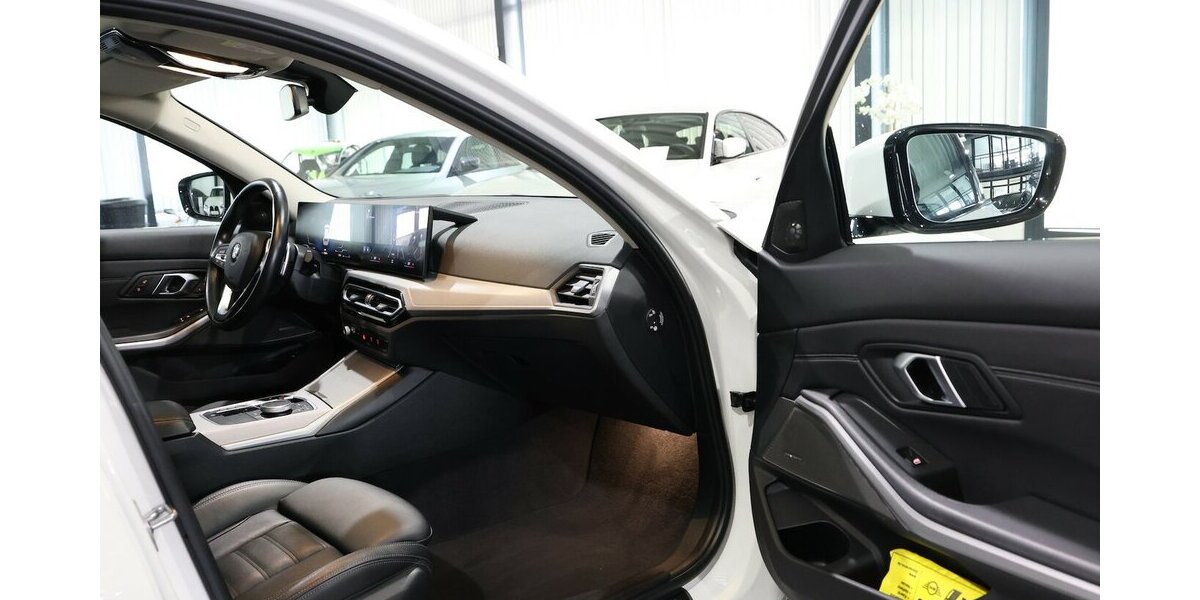BMW 320d Touring SPORT / CURVED+HEAD-UP / PANORAMA 100.000 km 25.111 &euro; Hamm 59077