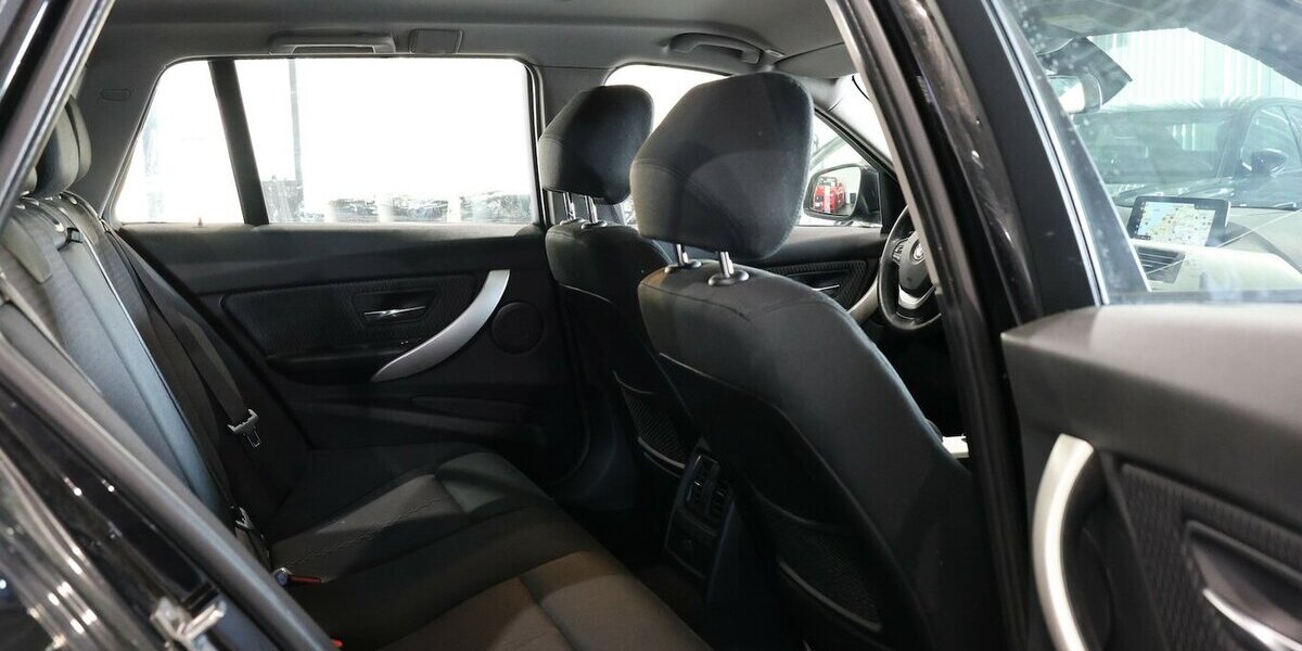 BMW 330d Touring xDrive Advantage / LED, HEAD-UP 227.000 km 11.666 &euro; Hamm 59077