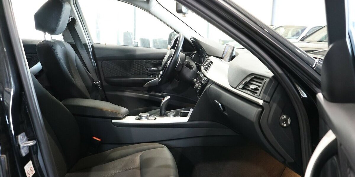 BMW 330d Touring xDrive Advantage / LED, HEAD-UP 227.000 km 11.666 &euro; Hamm 59077