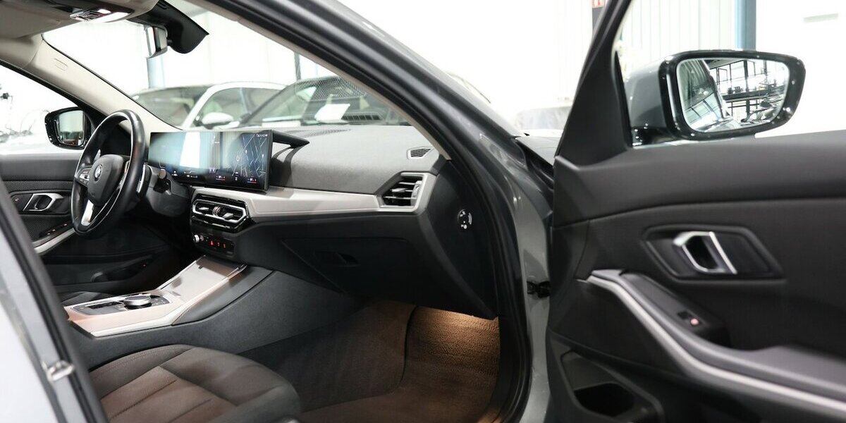 BMW 320d Touring xDrive SPORT SHADOW / GEPFLEGT / 64.000 km 29.775 &euro; Hamm 59077