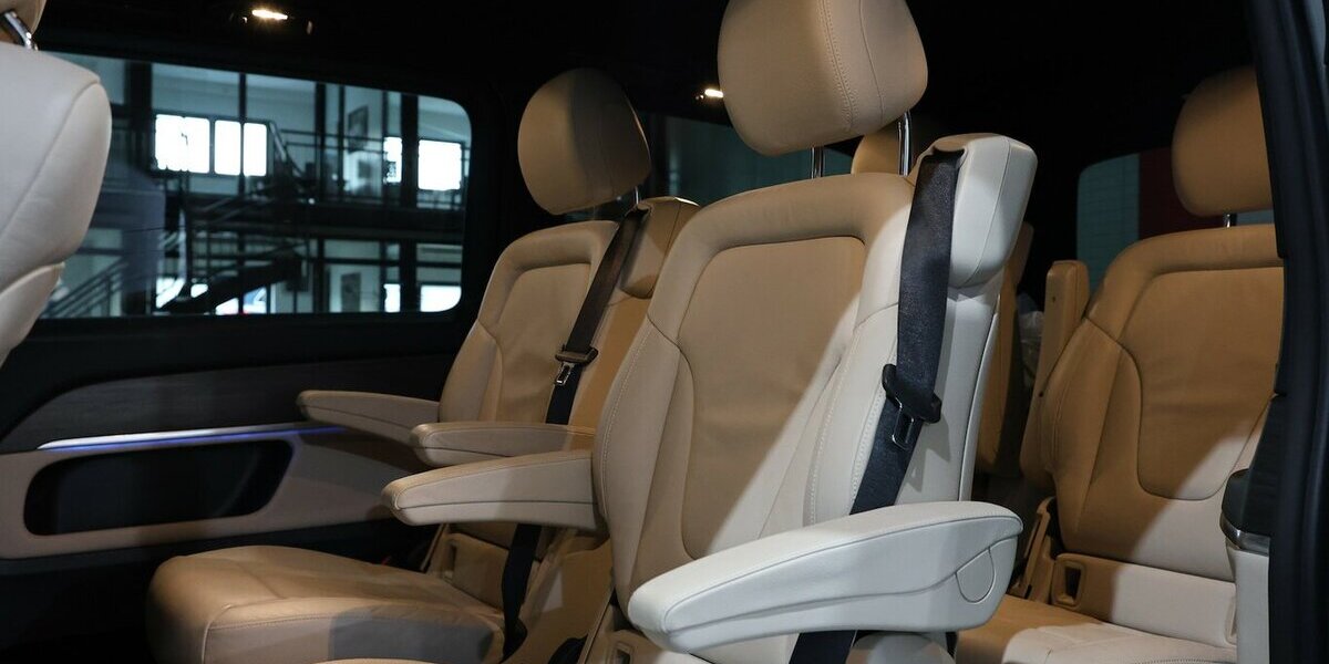 Mercedes-Benz V 300 d LANG AVANTGARDE AMG-LINE NIGHT / LASER 76.000 km 69.991 &euro; Hamm 59077