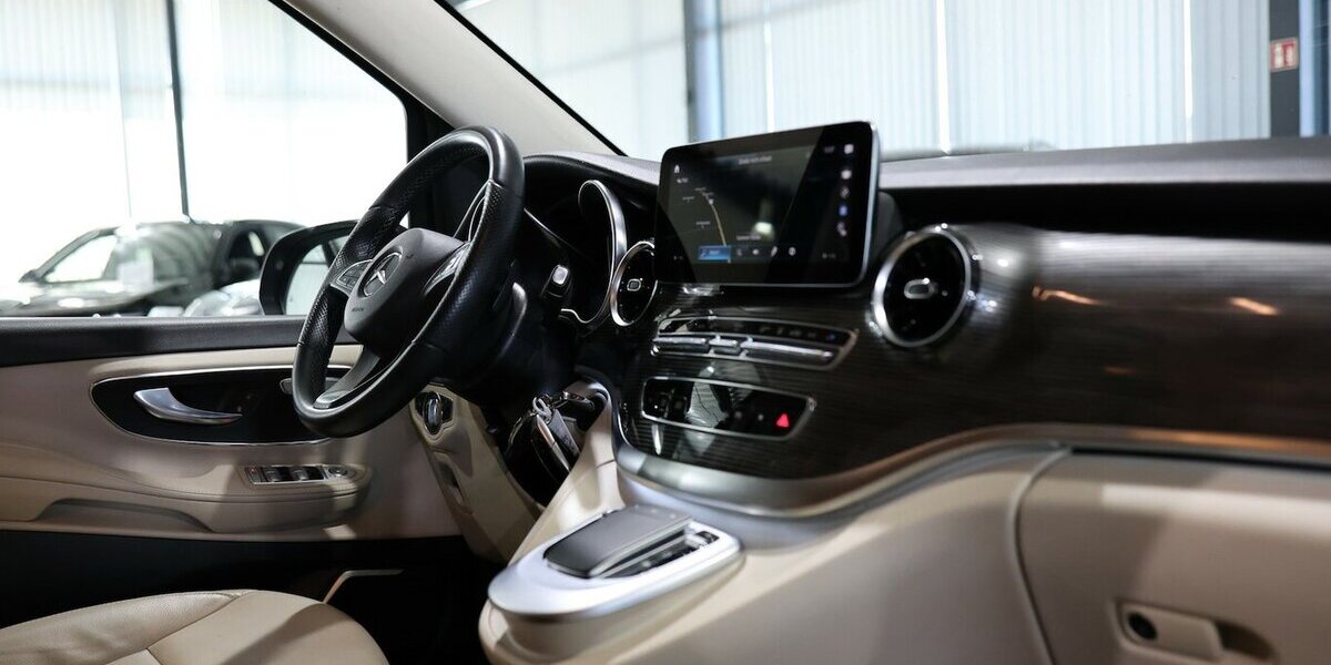 Mercedes-Benz V 250 d ANTGARDE EDITION LANG / BLACK & BEIGE / 175.000 km 38.777 &euro; Hamm 59077