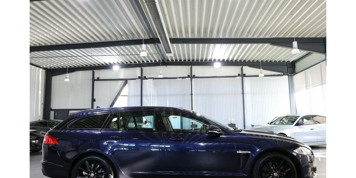 Jaguar XF SPORTBRAKE 3.0 V6 Diesel S / BLUE & BEIGE 198.000 km 5.502 &euro; Hamm 59077