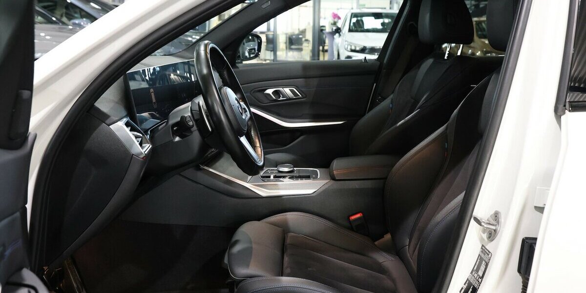BMW 320d Touring M-SPORTPAKET SHADOW / CURVED 100.000 km 28.999 &euro; Hamm 59077