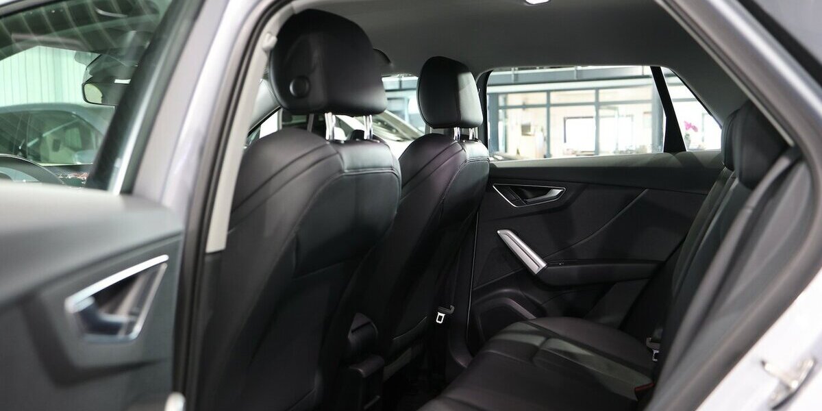 Audi Q2 35 TFSI ADVANCED SILVER & BLACK / LED, LEDER 97.000 km 20.222 &euro; Hamm 59077