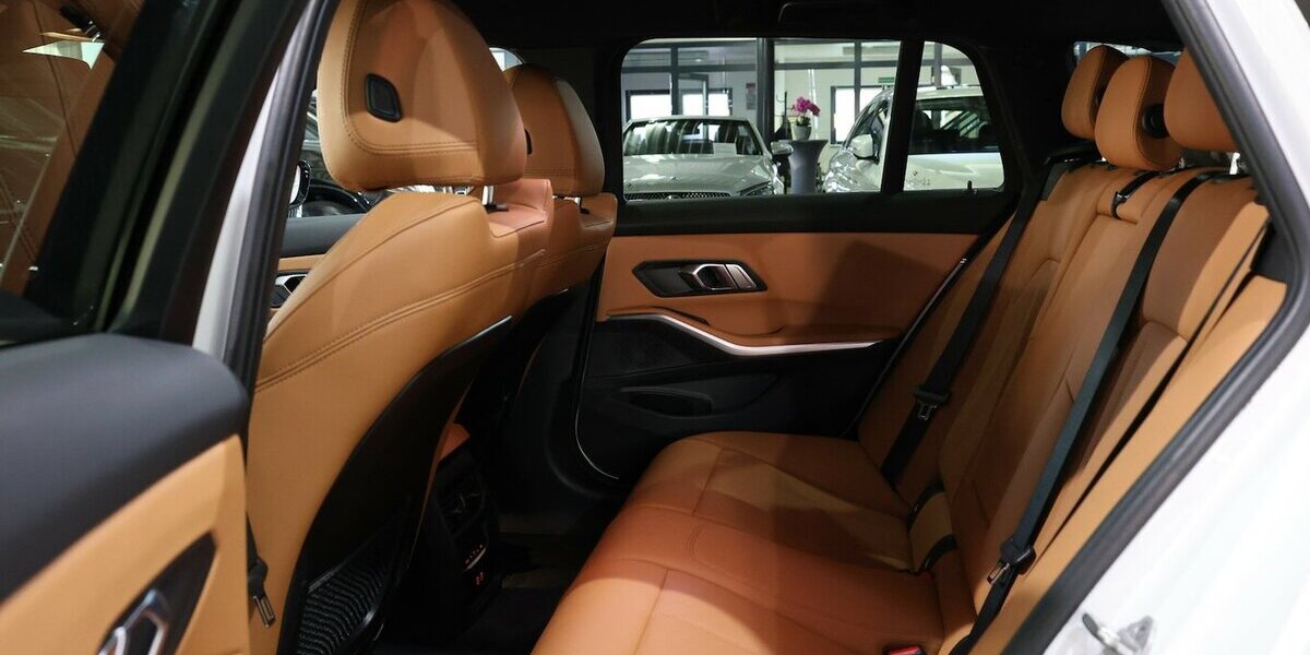BMW 318d Touring SPORT WHITE & BROWN / CURCED, LED 100.000 km 24.766 &euro; Hamm 59077