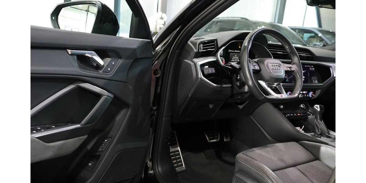 Audi Q3 40 TDI QUATTRO S-LINE SPORT BLACK MATRIX-LED 172.000 km 24.500 &euro; Hamm 59077