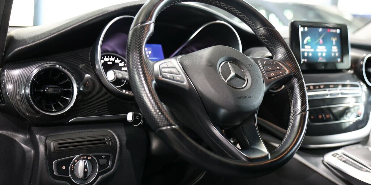 Mercedes-Benz V 300 d KOMPAKT / BETT+LIEGE / LED / NAVI+ / AHK 115.000 km 39.991 &euro; Hamm 59077
