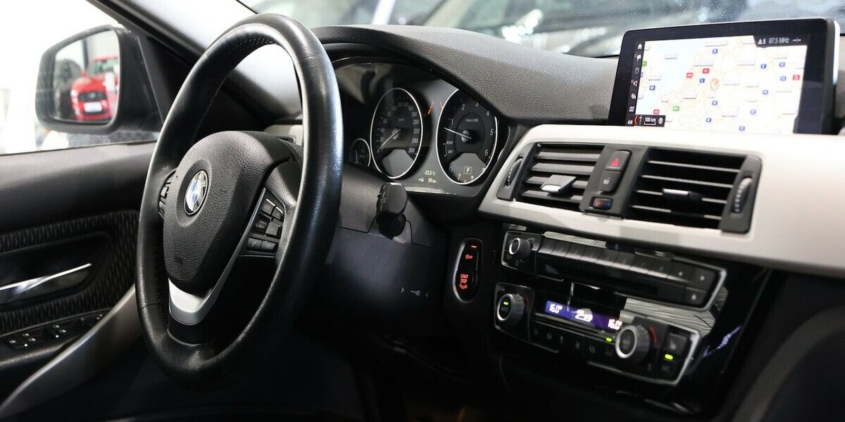 BMW 330d Touring xDrive Advantage / LED, HEAD-UP 227.000 km 11.666 &euro; Hamm 59077