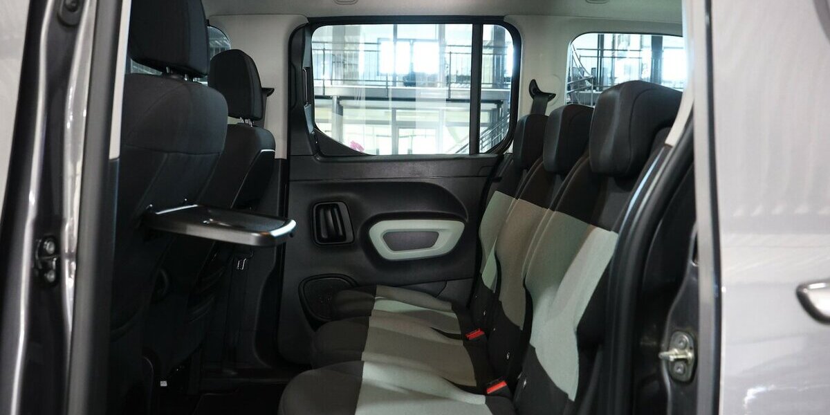 Citroen Berlingo 1.5 BLUE-HDI FEEL XL130 / 7-SITZER / 136.000 km 13.991 &euro; Hamm 59077