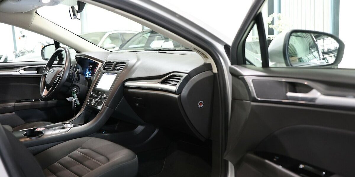 Ford Mondeo Tunier 2.0 EB BUSINESS EDITION / LED / 99.000 km 15.444 &euro; Hamm 59077