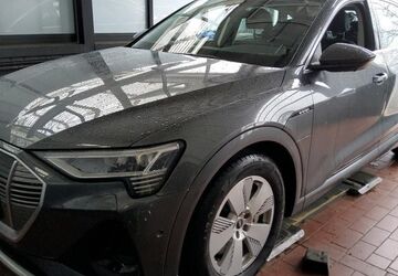 Audi e-tron 77.257 km 31.670 &euro; Hamm 59067