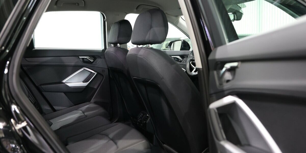 Audi Q3 35 TFSI / LED, VIRTUAL-COCKPIT, APPLE+ANDROID 15.000 km 29.777 &euro; Hamm 59077