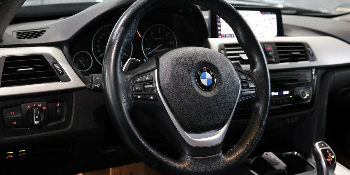 BMW 330d Touring xDrive Advantage / LED, HEAD-UP 227.000 km 11.666 &euro; Hamm 59077