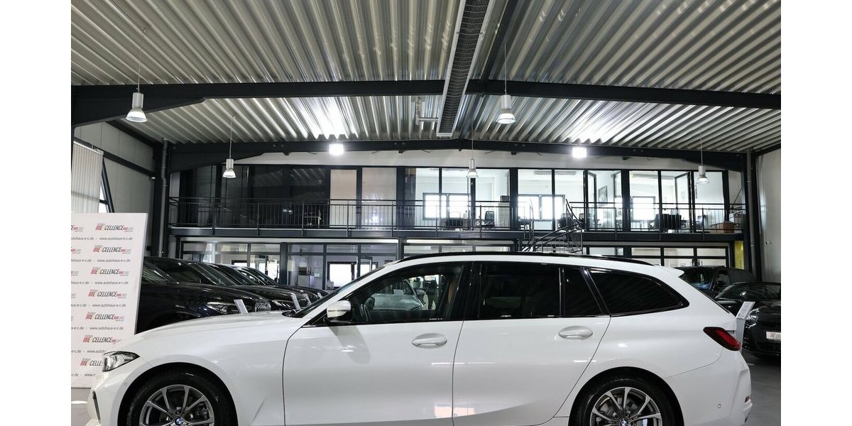 BMW 318d Touring SPORT WHITE & BROWN / CURCED, LED 100.000 km 24.766 &euro; Hamm 59077