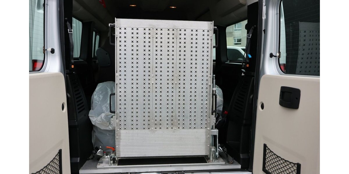 Fiat Ducato 2.3 140 MJT L2H2 / 9-SITZER / ROLLSTUHL 17.000 km 32.333 &euro; Hamm 59077