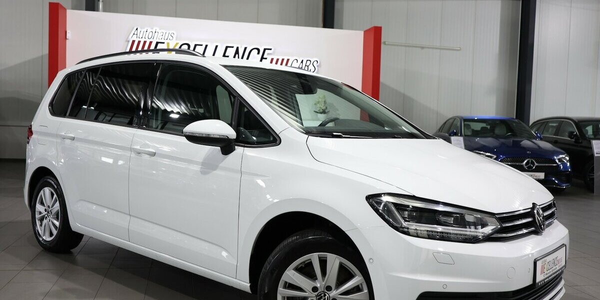 VW Touran 2.0 TDI DSG IQ Comfortline / 7-SITZE, LED 66.000 km 26.777 &euro; Hamm 59077