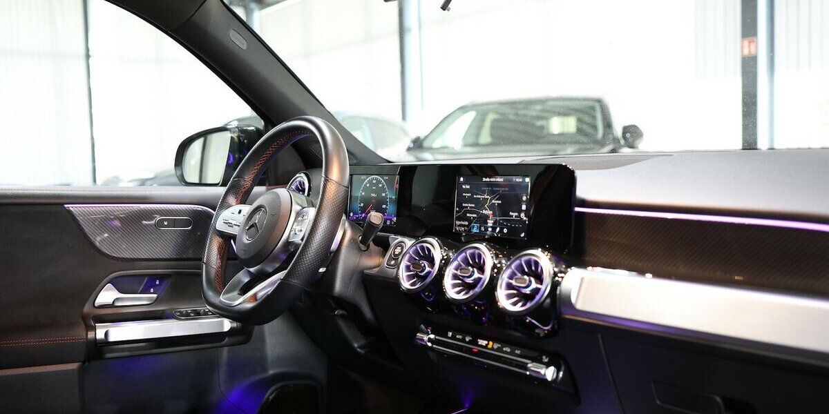 Mercedes-Benz GLB 220 d AMG-LINE SPORT NIGHT / PANORAMA / LED 162.000 km 28.444 &euro; Hamm 59077
