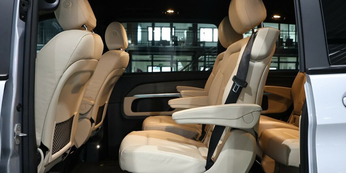 Mercedes-Benz V 300 d LANG AVANTGARDE AMG-LINE NIGHT / LASER 76.000 km 69.991 &euro; Hamm 59077