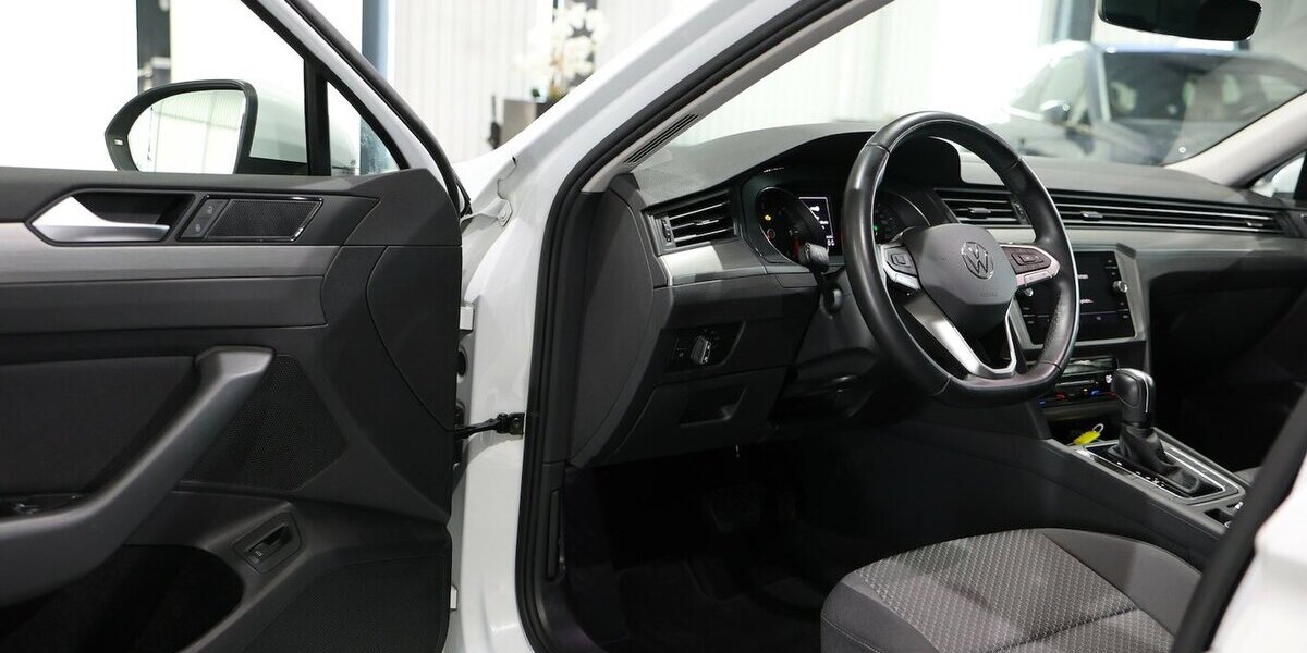 VW Passat Variant 2.0 TDI DSG BUSINESS LED,ACC+LANE 56.000 km 22.955 &euro; Hamm 59077
