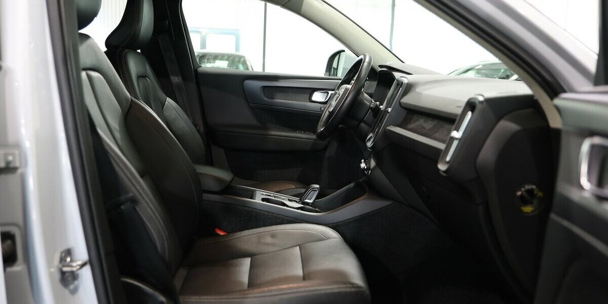Volvo XC40 BUSINESS / VIRTUAL+NAVI+KAMERA / MATRIX 157.000 km 17.991 &euro; Hamm 59077