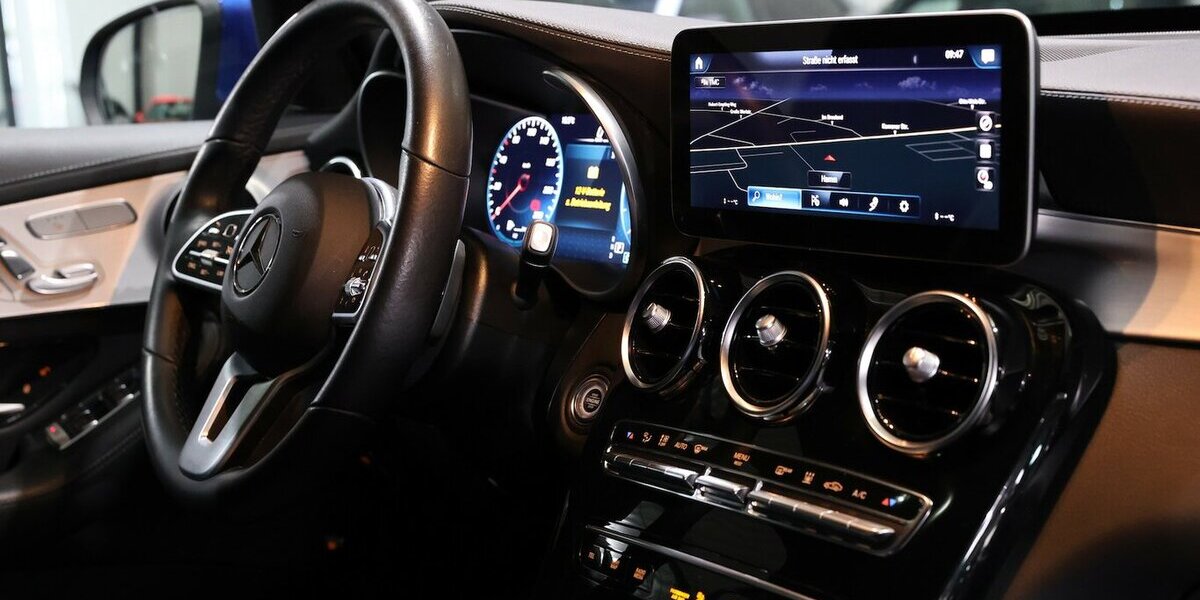 Mercedes-Benz GLC 300 d 4M BUSINESS SPORT PANORAMA, WIDESCREEN 150.000 km 29.991 &euro; Hamm 59077