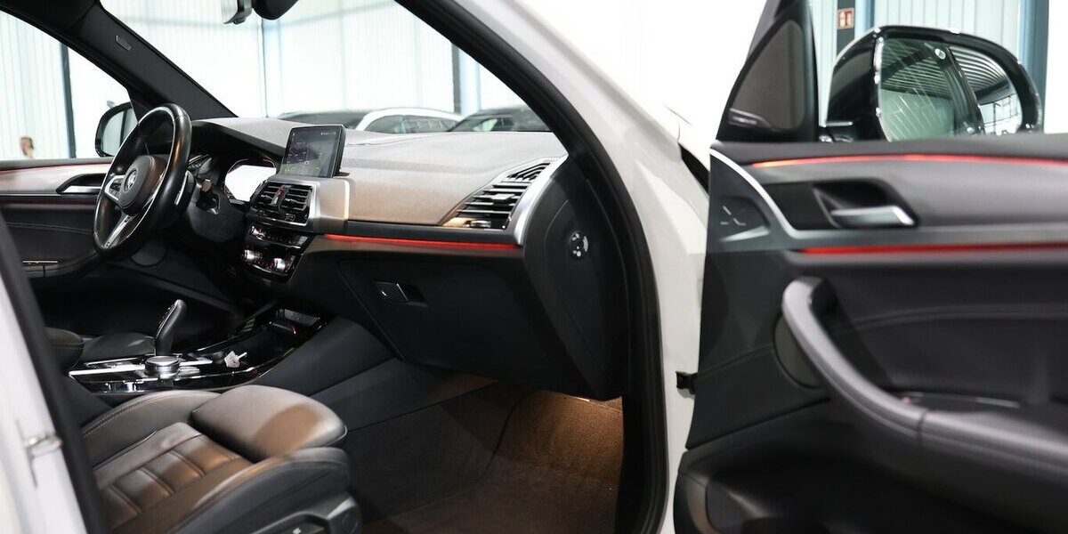 BMW X3 xDrive 20i WHITE M-SPORT-PAKET / PANORAMA 85.000 km 30.653 &euro; Hamm 59077