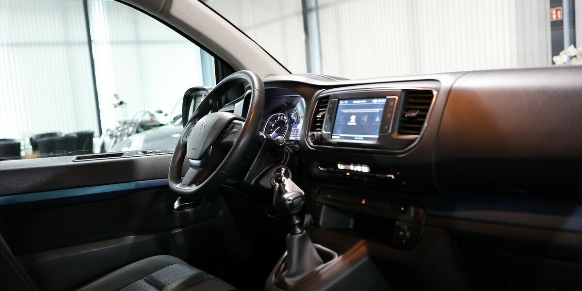 Peugeot Traveller 150 BLUE-HDI EXPERT ACTIVE L2 / 5-SITZ 50.000 km 25.991 &euro; Hamm 59077