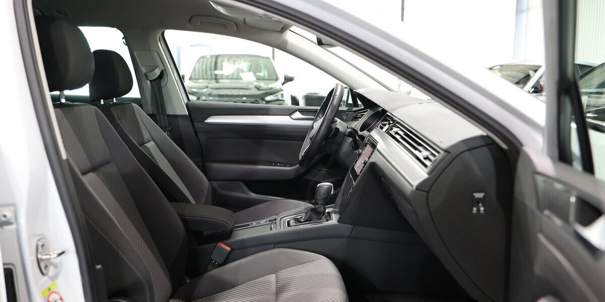 VW Passat Variant 2.0 TDI DSG BUSINESS LED,ACC+LANE 56.000 km 22.955 &euro; Hamm 59077