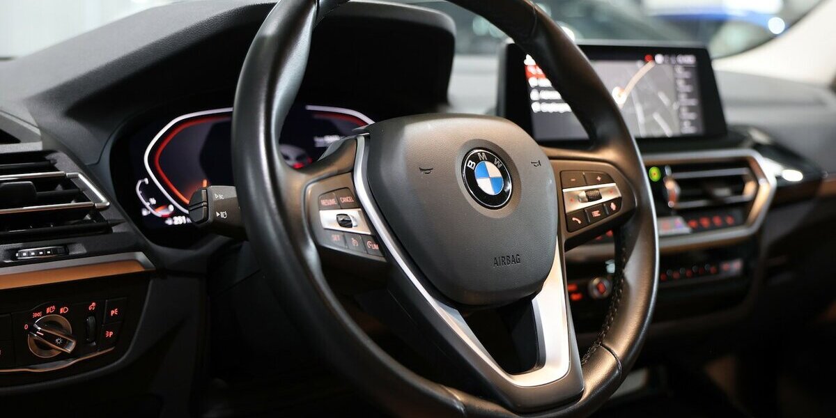 BMW X3 xDrive 20i / BLACK & BROWN / LIVE-COCKPIT-PRO 53.000 km 34.993 &euro; Hamm 59077
