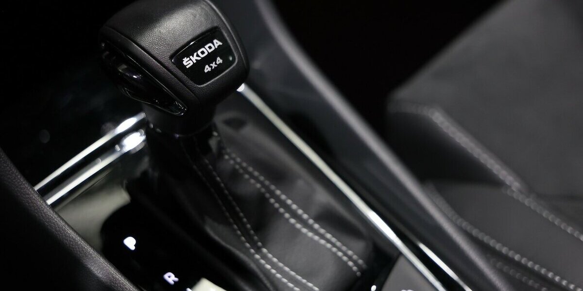 Skoda Kodiaq 2.0 TDI DSG 4x4 SPORTLINE BLACK 7-SITZER 153.000 km 31.777 &euro; Hamm 59077