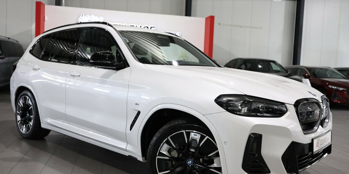 BMW iX3 IMPRESSIVE M-SPORT 99% / PANORAMA, H/K, PRO 110.000 km 36.777 &euro; Hamm 59077