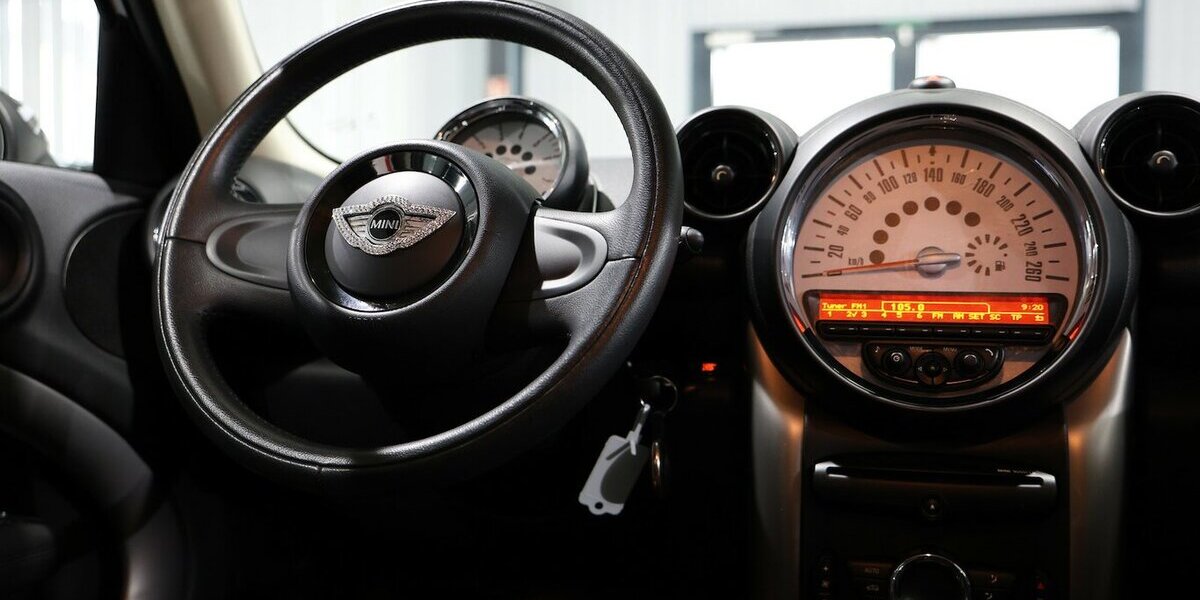 Mini Cooper D Countryman PEPPER II CARBON COLOUR 129.000 km 8.666 &euro; Hamm 59077