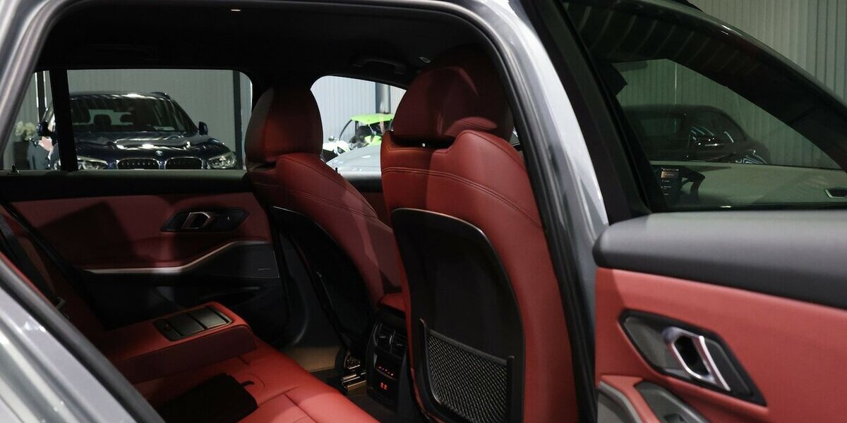 BMW 318d Touring SPORT GREY & RED LEDER,CURVED+HUD 73.000 km 26.222 &euro; Hamm 59077