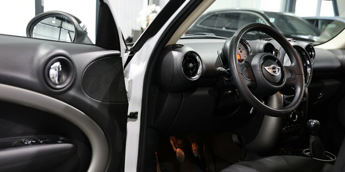 Mini Cooper D Countryman PEPPER II CARBON COLOUR 129.000 km 8.666 &euro; Hamm 59077