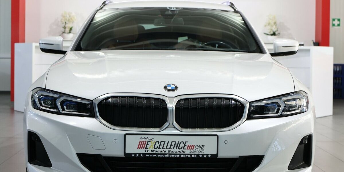 BMW 318d Touring SPORT WHITE & BROWN / CURVED+HUD 114.000 km 25.444 &euro; Hamm 59077