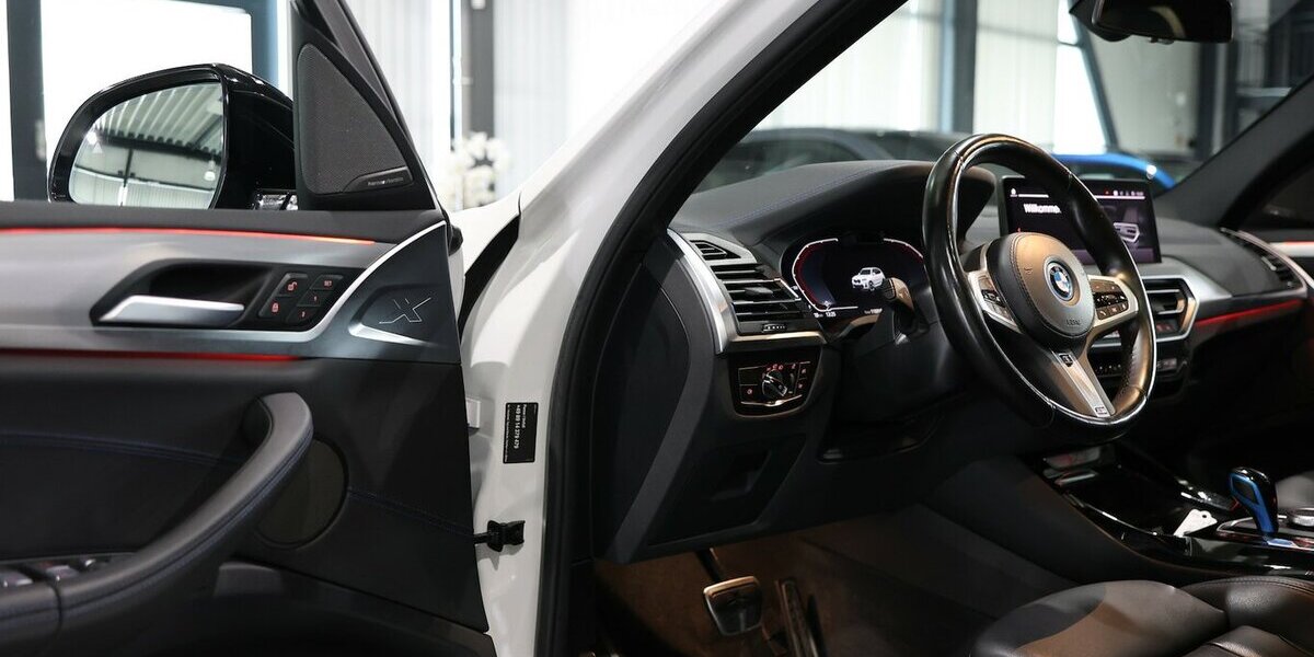 BMW iX3 IMPRESSIVE M-SPORT 99% / PANORAMA, H/K, PRO 110.000 km 36.777 &euro; Hamm 59077