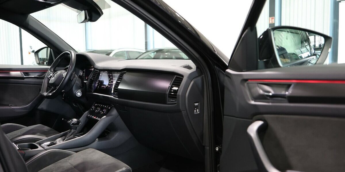 Skoda Kodiaq 2.0 TDI DSG 4x4 SPORTLINE BLACK / SCHÖN 125.000 km 27.991 &euro; Hamm 59077