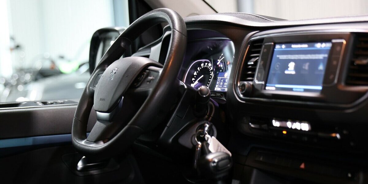 Peugeot Traveller 150 BLUE-HDI EXPERT ACTIVE L2 / 5-SITZ 50.000 km 25.991 &euro; Hamm 59077