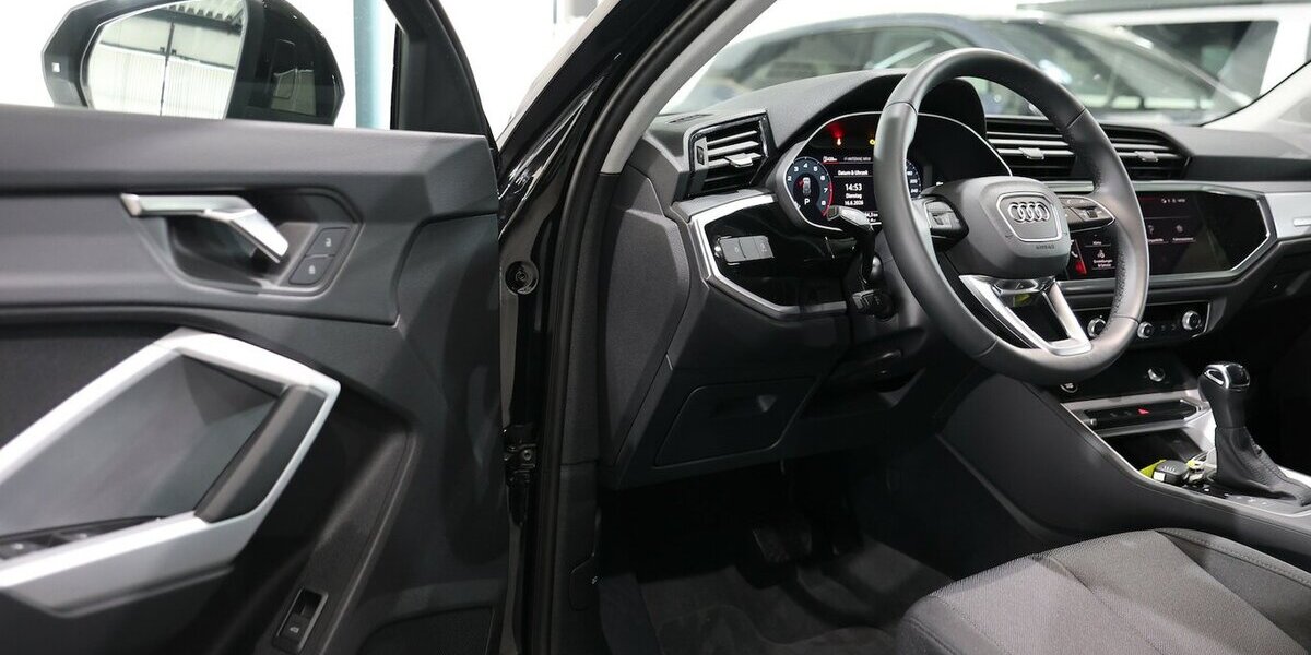 Audi Q3 35 TFSI / LED, VIRTUAL-COCKPIT, APPLE+ANDROID 15.000 km 29.777 &euro; Hamm 59077